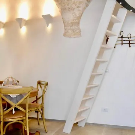 Alcova Cellini 3* צ'יסטרנינו