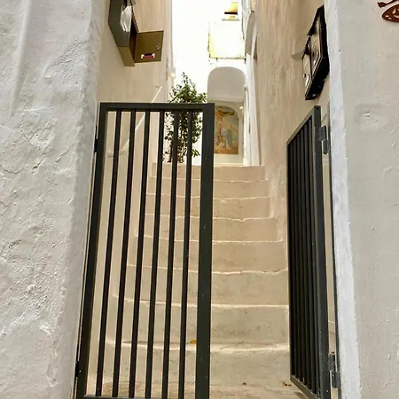 ゲストハウス Alcova Cellini チステルニーノ