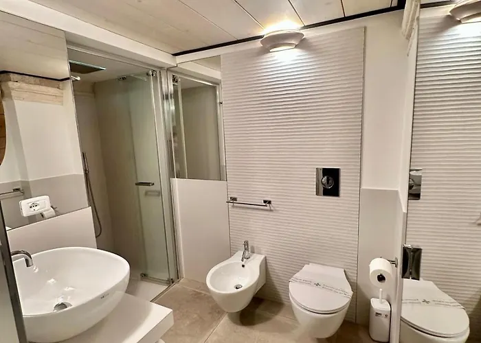 ゲストハウス Alcova Cellini 3*